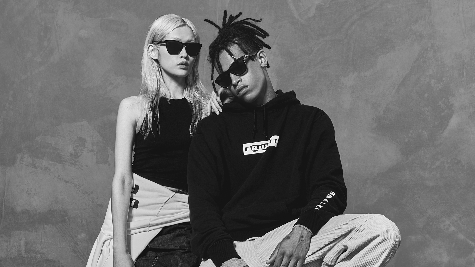 OAKLEY x FRAGMENT: A LIMITED-EDITION SS2023 COLLECTION OAKLEY x FRAGMENT: A LIMITED-EDITION SS2023 COLLECTION